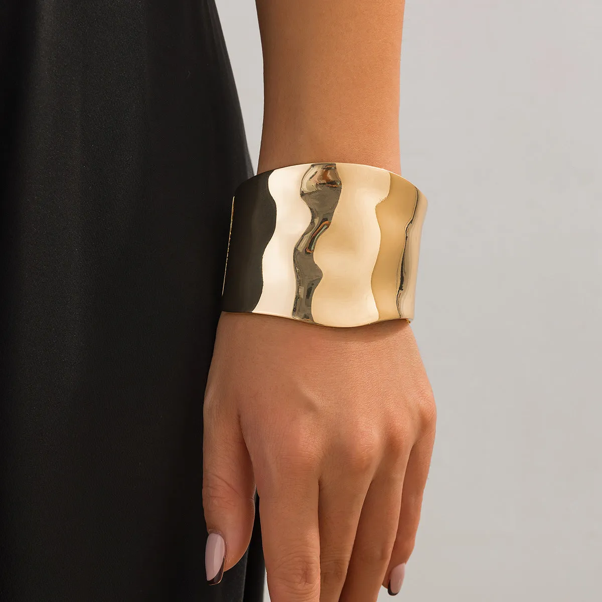 18K Gold-Plated Bright Curved Surface Bangle