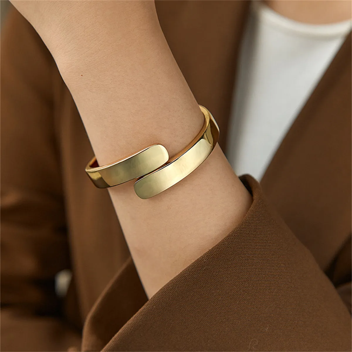 18K Gold-Plated Bypass Hinge Bangle