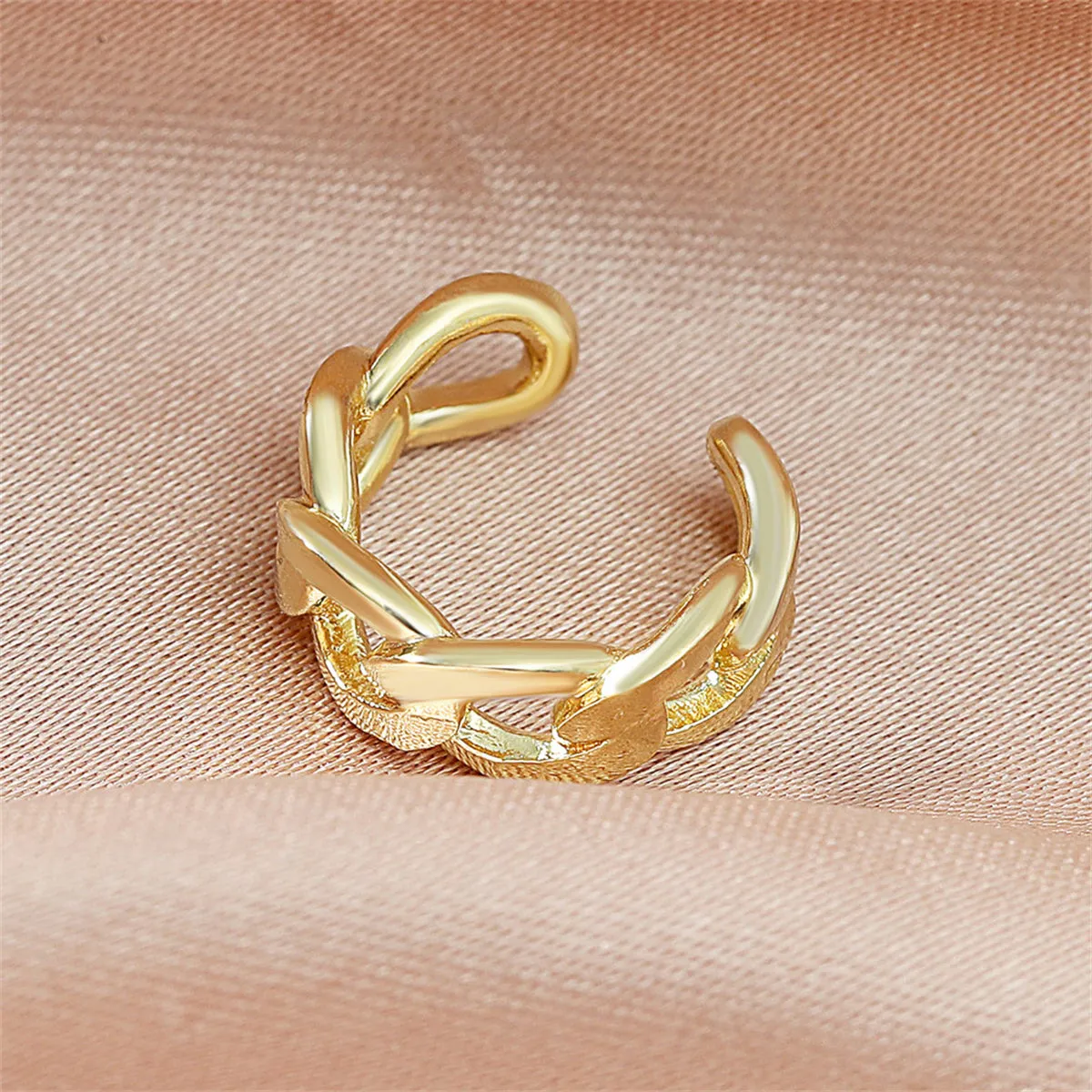 18K Gold-Plated Curb Chain Ear Cuff