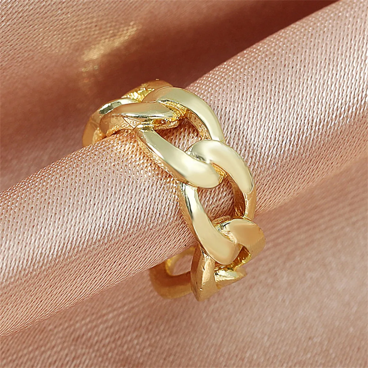 18K Gold-Plated Curb Chain Ear Cuff