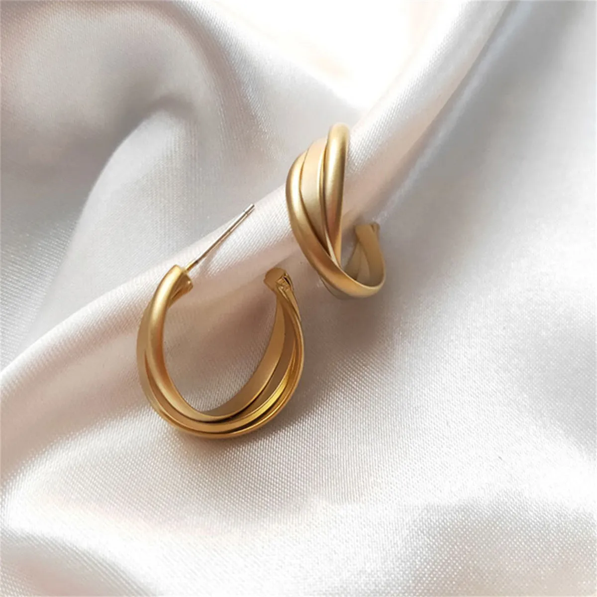 18K Gold-Plated Curved Hoop Earrings