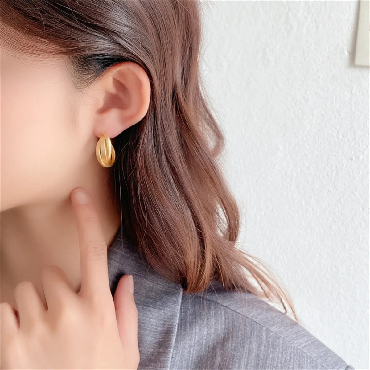 18K Gold-Plated Curved Hoop Earrings