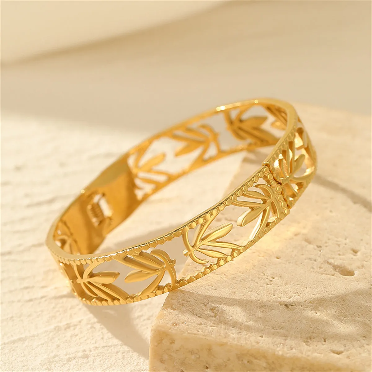 18K Gold-Plated Maple Leaf Openwork Hinge Bangle