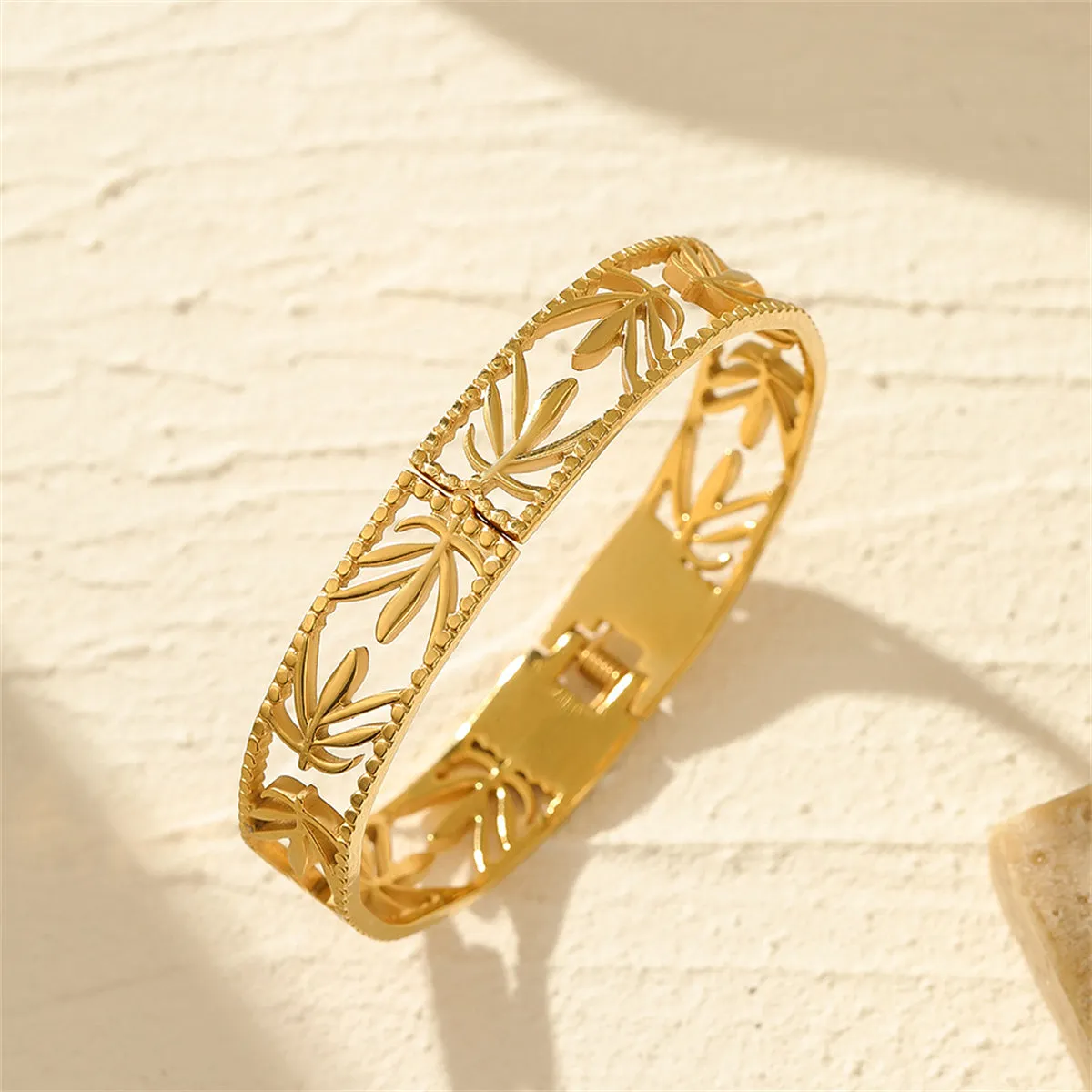 18K Gold-Plated Maple Leaf Openwork Hinge Bangle
