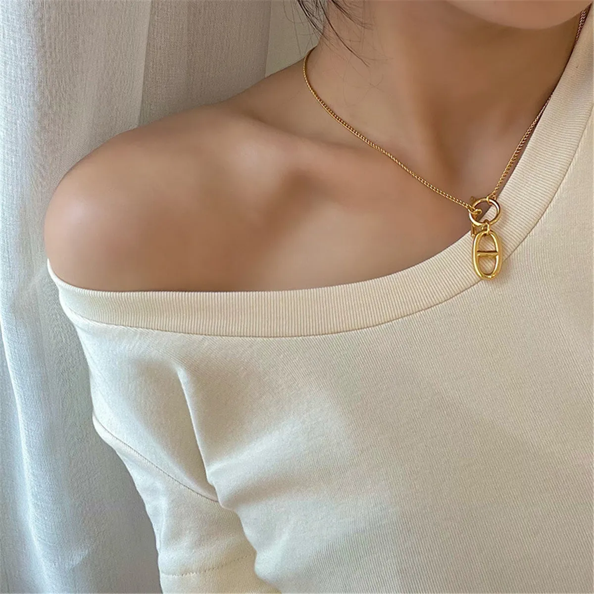 18K Gold-Plated Oval Pendant Necklace