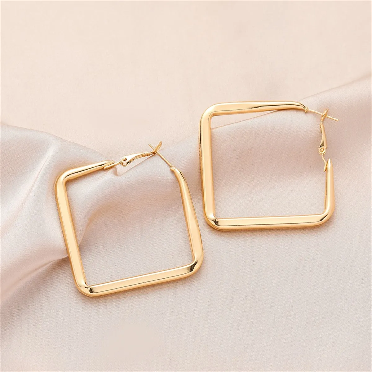 18K Gold-Plated Rhombus Hoop Earring