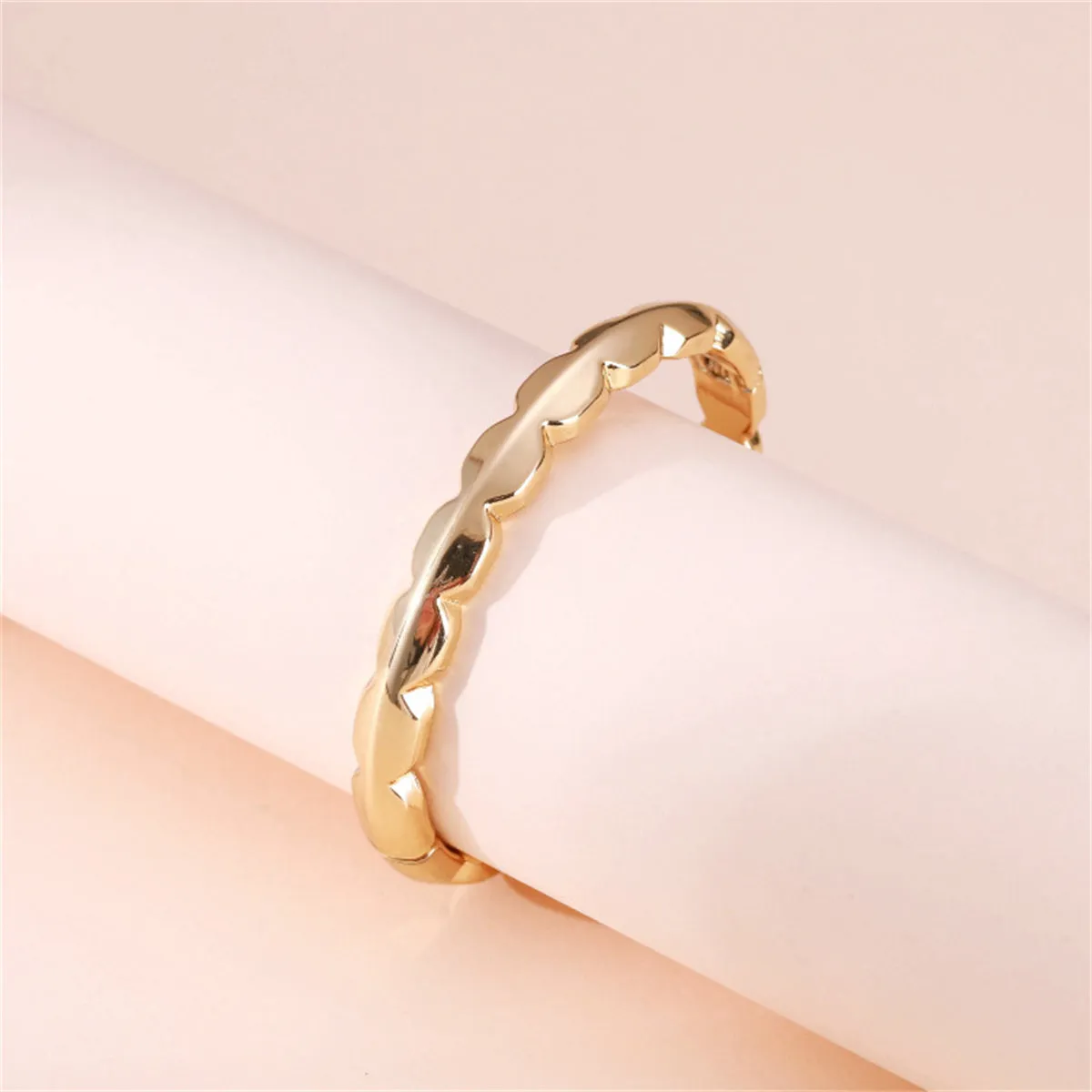 18K Gold-Plated Scalloped Hinge Bangle