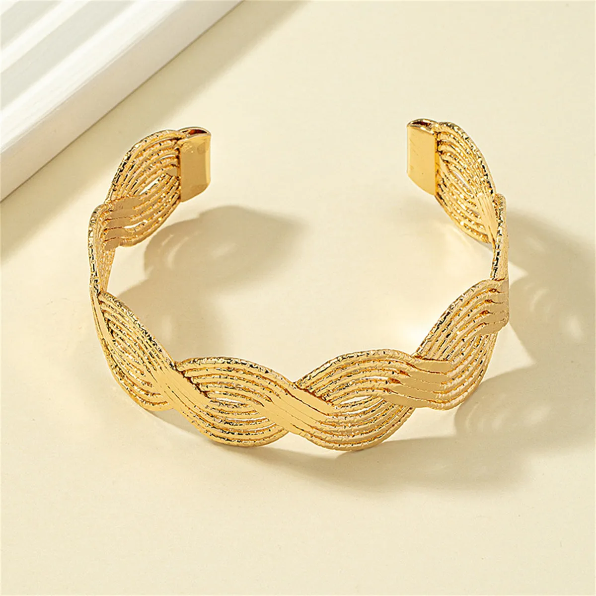 18K Gold-Plated Wave Pattern Cuff