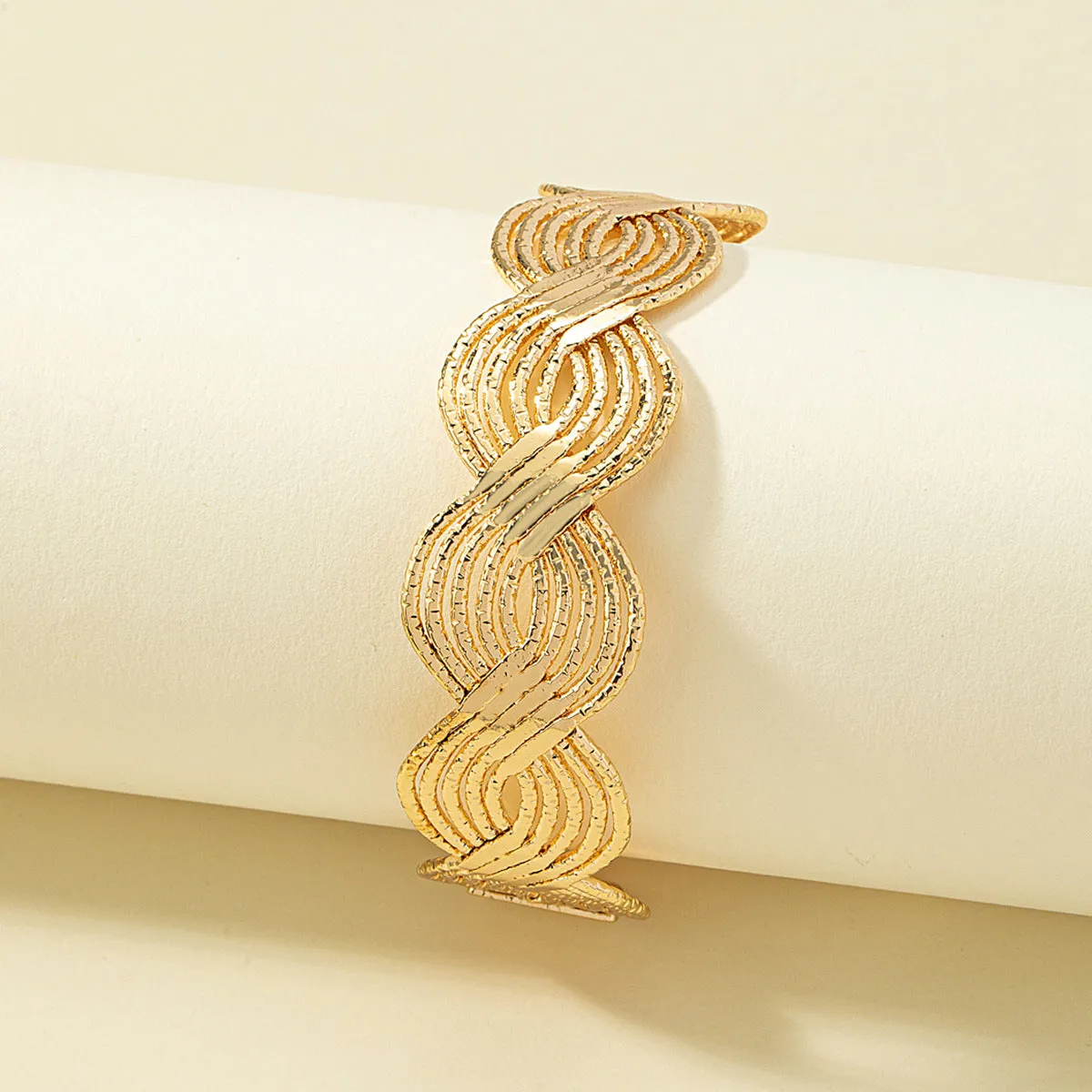 18K Gold-Plated Wave Pattern Cuff