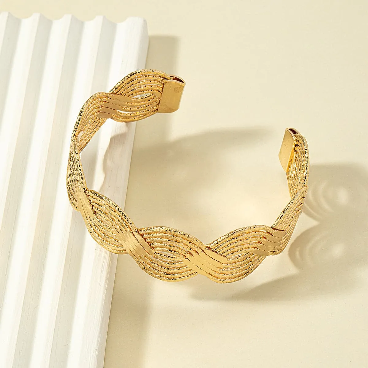 18K Gold-Plated Wave Pattern Cuff