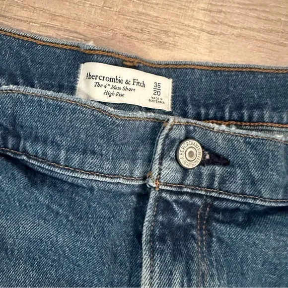 ABERCROMBIE AND FITCH WOMENS 4” DENIM MOM SHORTS NWT CURVE LOVE 35/20