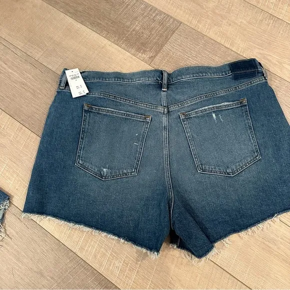 ABERCROMBIE AND FITCH WOMENS 4” DENIM MOM SHORTS NWT CURVE LOVE 35/20