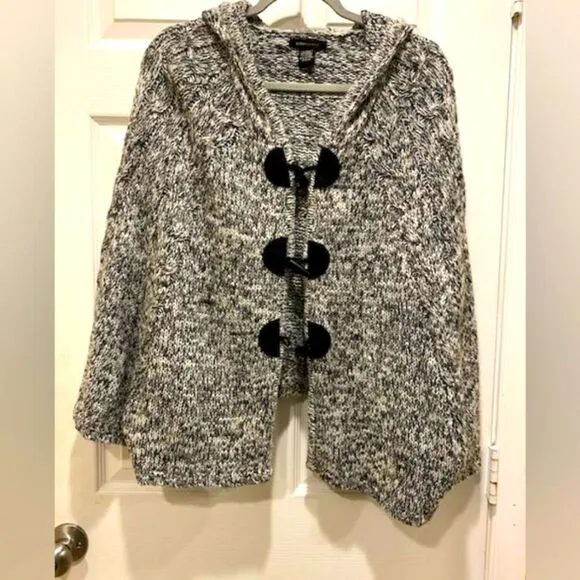 BCBG MaxAzaria Sweater, Women's sz M, Black &amp; White.