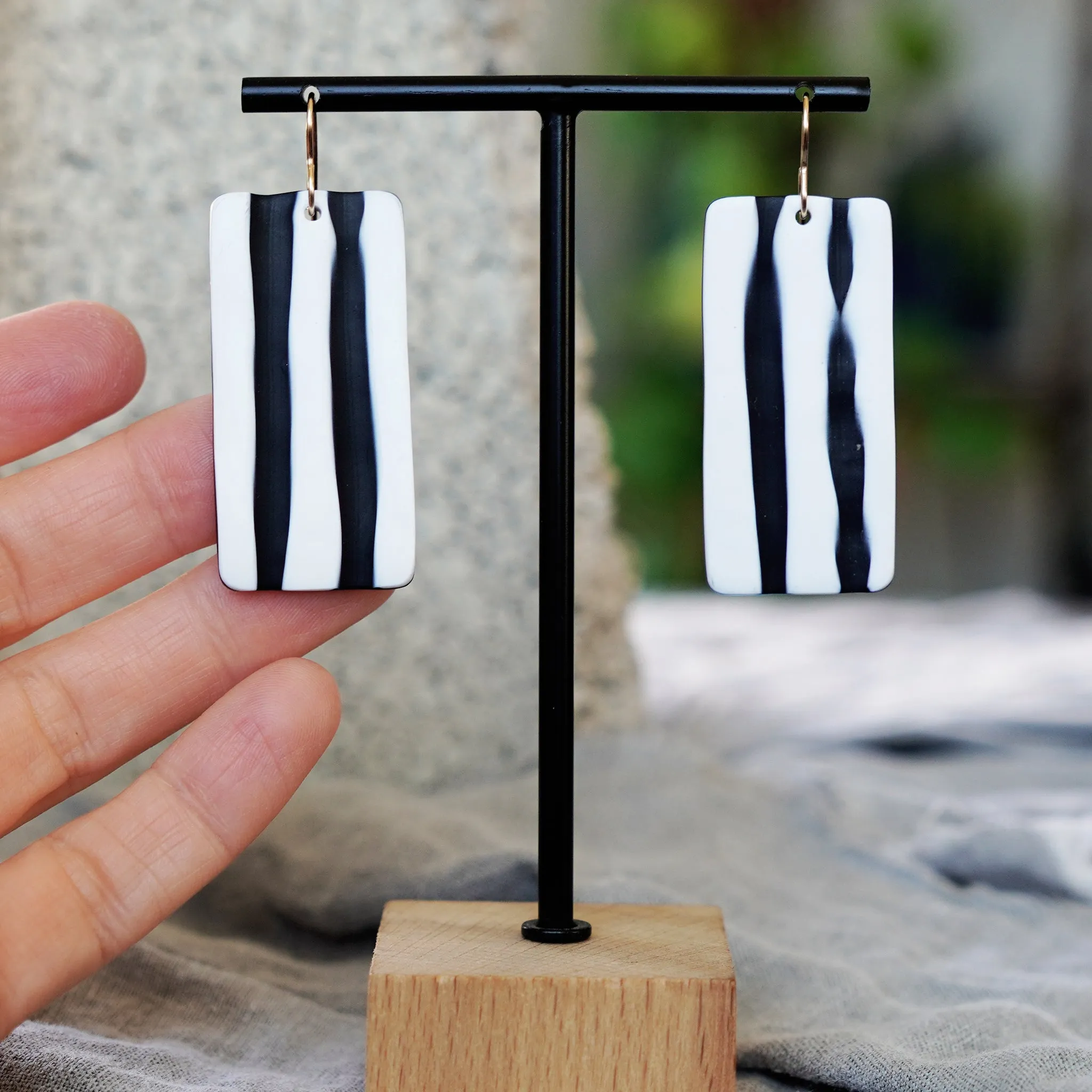 Black-and-White Carved Rectangular Earrings