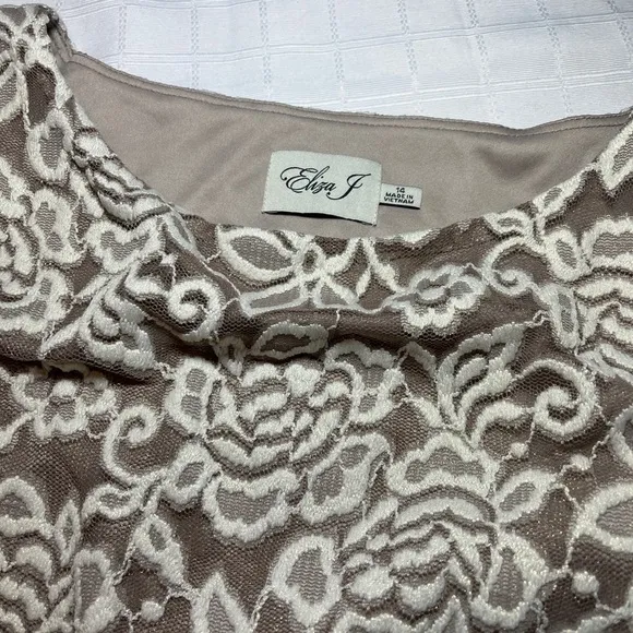 Eliza J Champagne Sparkly Shift Dress Women's Size 14 Lace Long Sleeves Floral