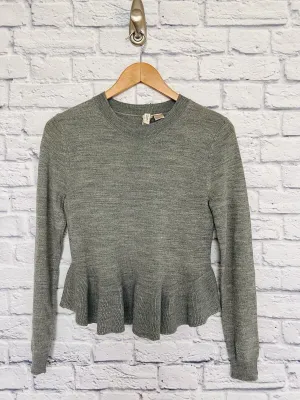 H&M DIVIDED Women’s Sweater Knit Lightweight Peplum Bottom Sz Small Gray