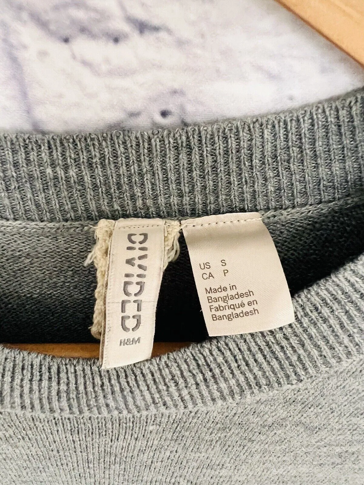 H&M DIVIDED Women’s Sweater Knit Lightweight Peplum Bottom Sz Small Gray