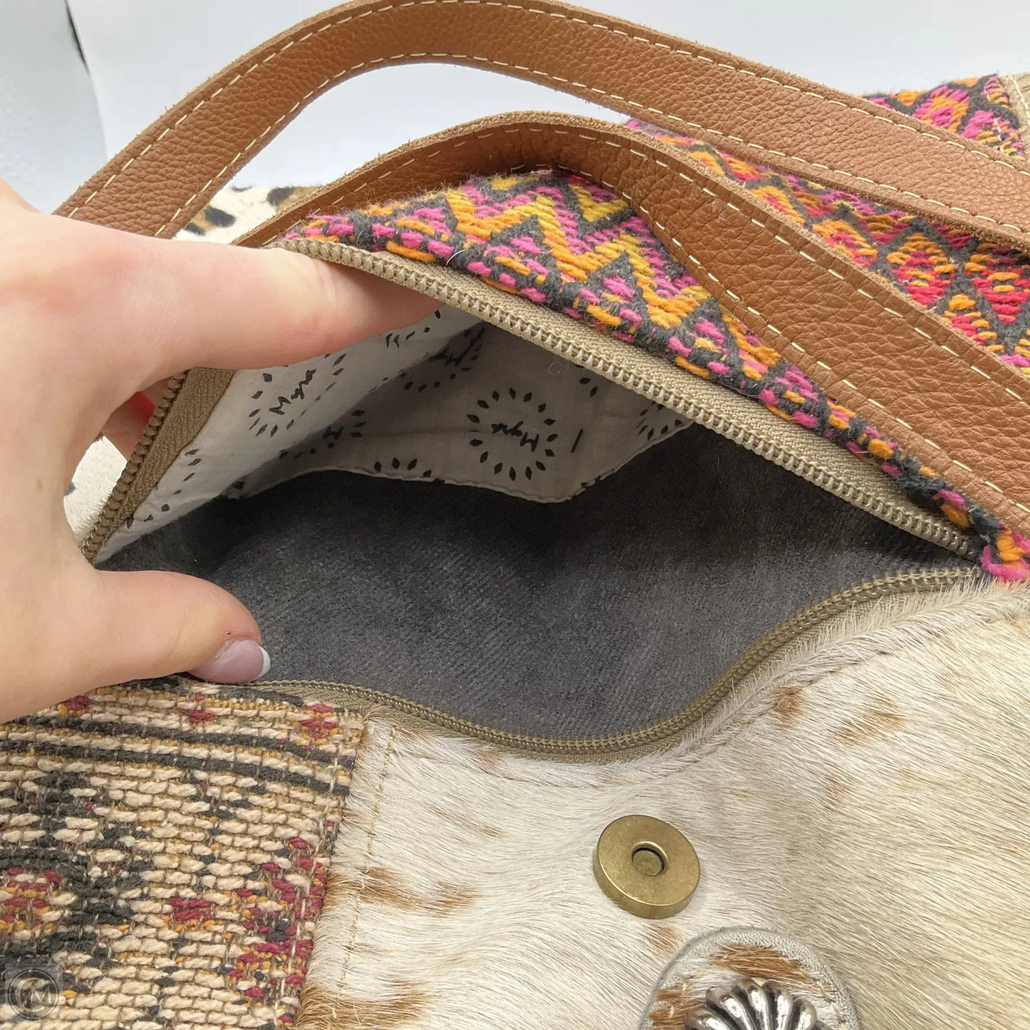 Handbag By Myra, Size: Medium