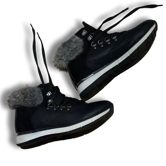 Lapierce Women's All-Weather Hiker Bootie Size 39