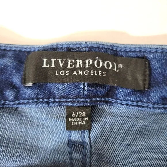 Liverpool Women's Raw Hem Cropped Flare  Denim Jeans Side Detail Size 6