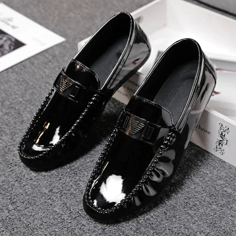 LuxeStride Glänzende Formelle Slipper für Männer