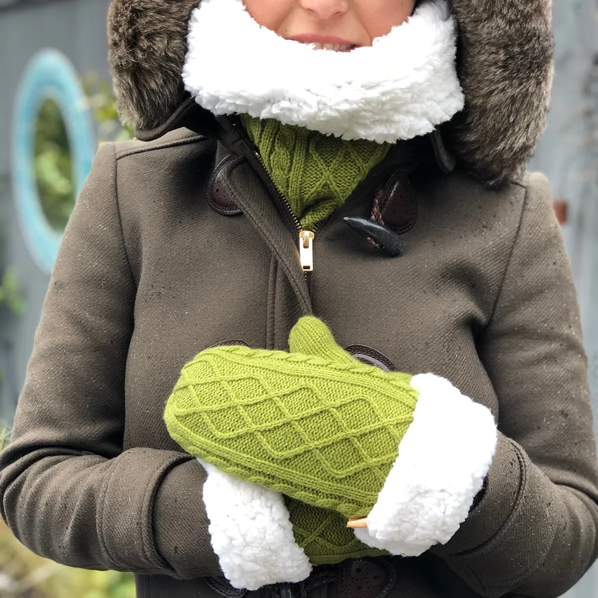 Mittens | Cable Knit Green