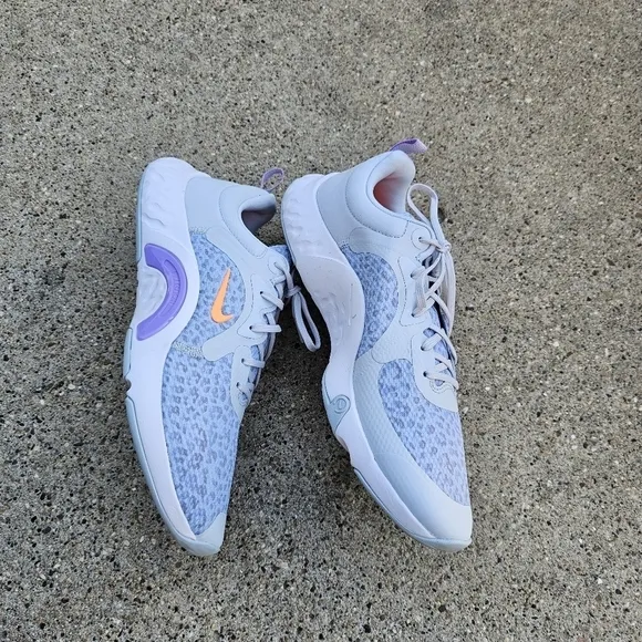 NIke Just Do It comfort sneaker women's size 10.5