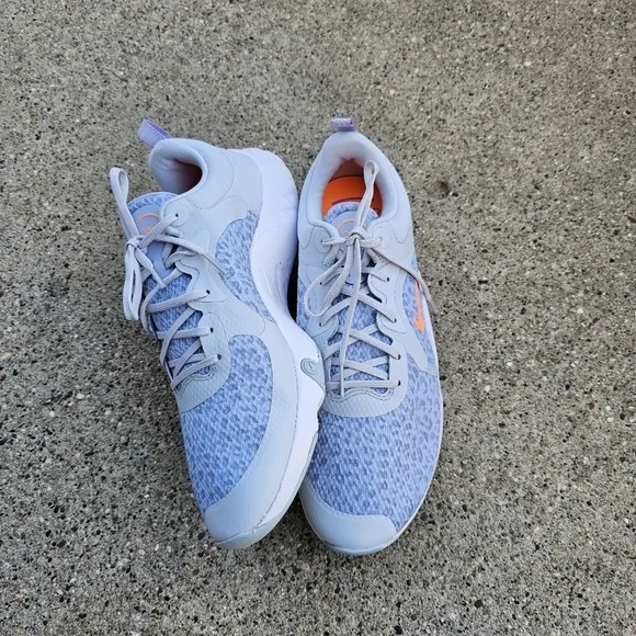 NIke Just Do It comfort sneaker women's size 10.5