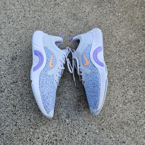 NIke Just Do It comfort sneaker women's size 10.5