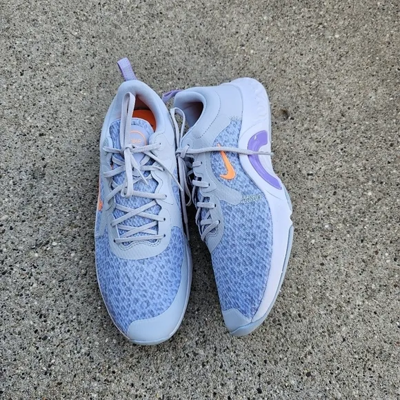 NIke Just Do It comfort sneaker women's size 10.5