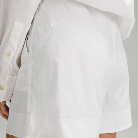 NWT Lululemon Cotton Blend Poplin High Rise Short 4”