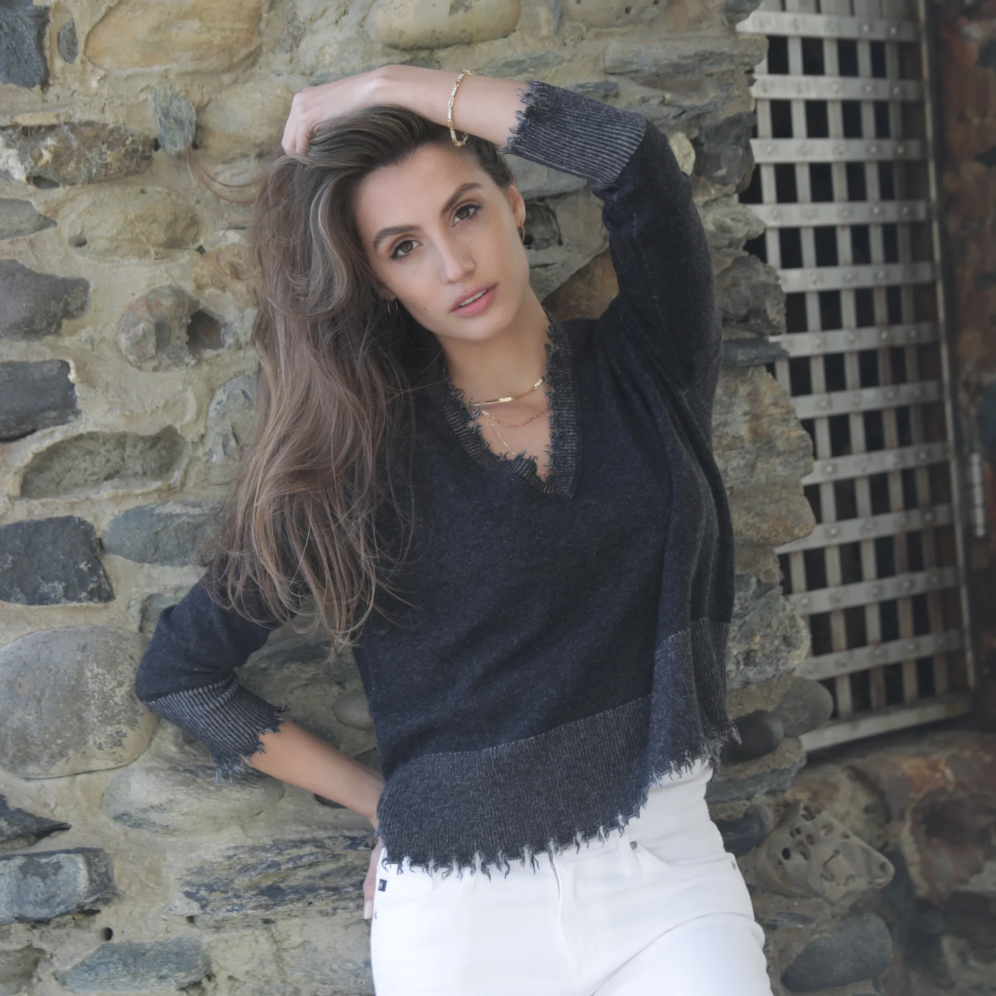 RAW EDGE V SWEATER
