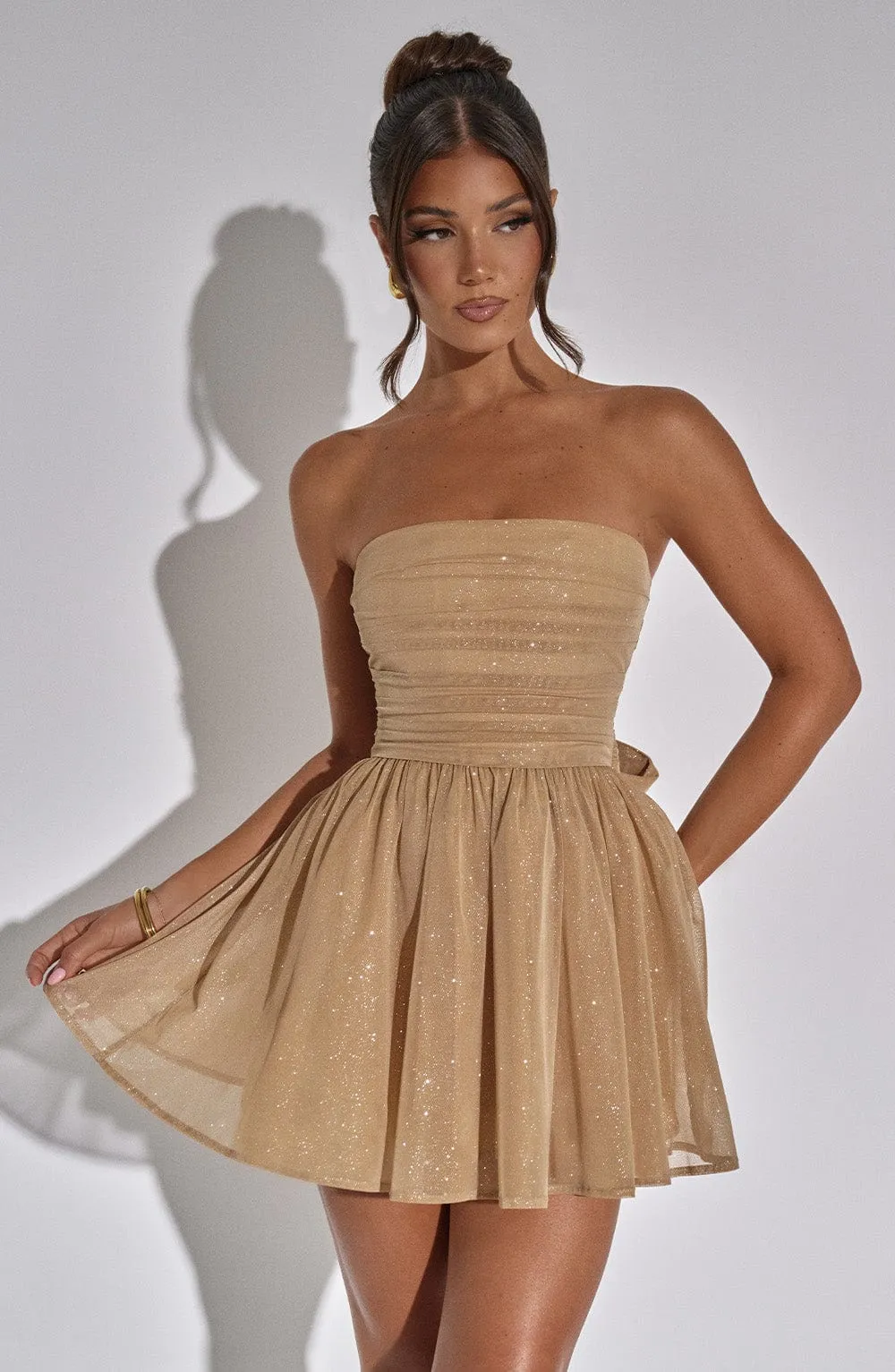 Rubí® | Strapless, sparkly dress with a button placket at the back