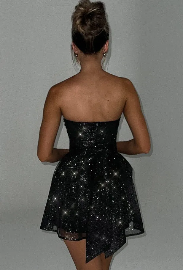 Rubí® | Strapless, sparkly dress with a button placket at the back