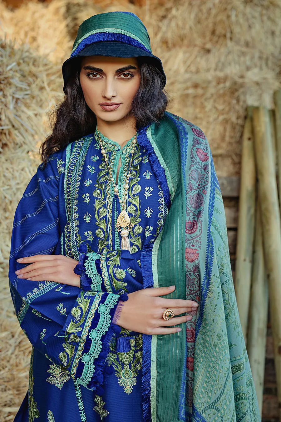 SOBIA NAZIR | AUTUMN/WINTER 2022 | AW22-9B