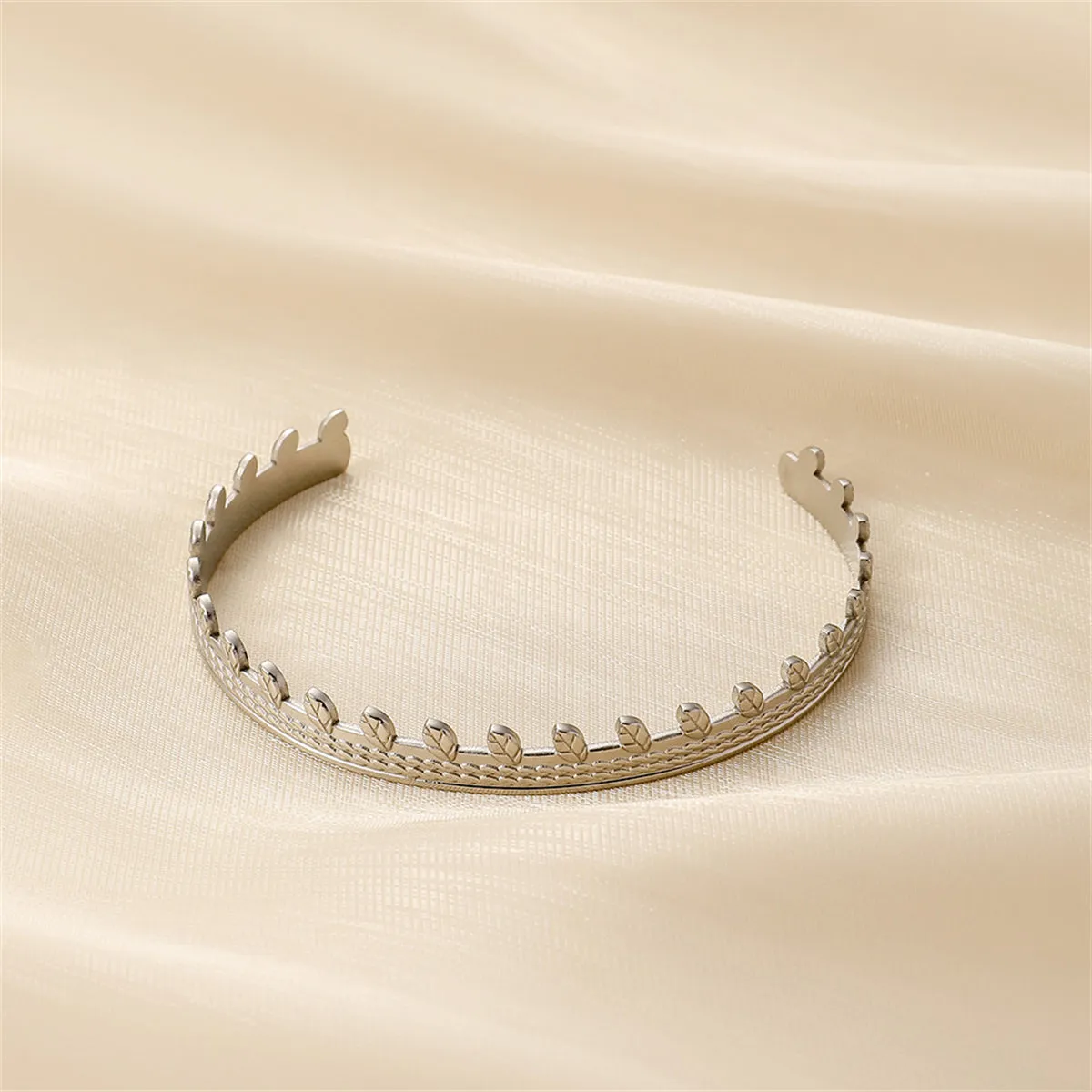 Stainless Steel Leaves Twine Cuff
