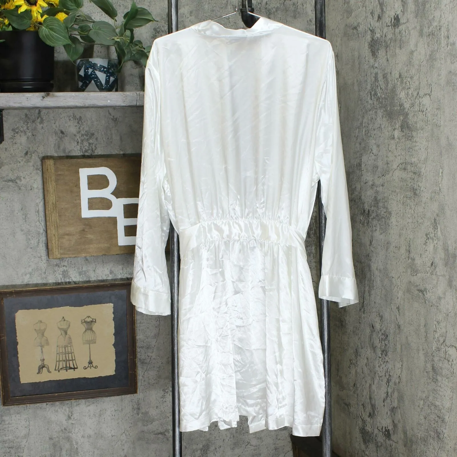 Thalia Sodi Women's Satin Short Wrap Robe Ivory 2XL/3XL