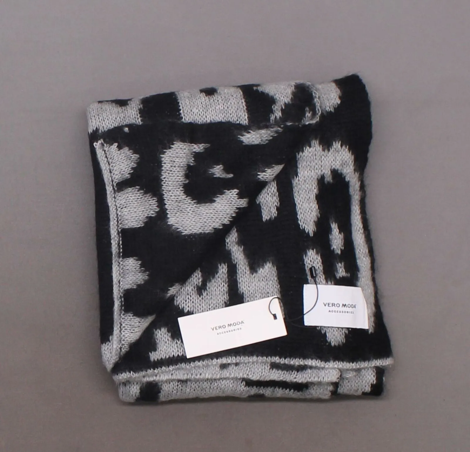Vero Moda Women's Rica Melange Leopard Scarf