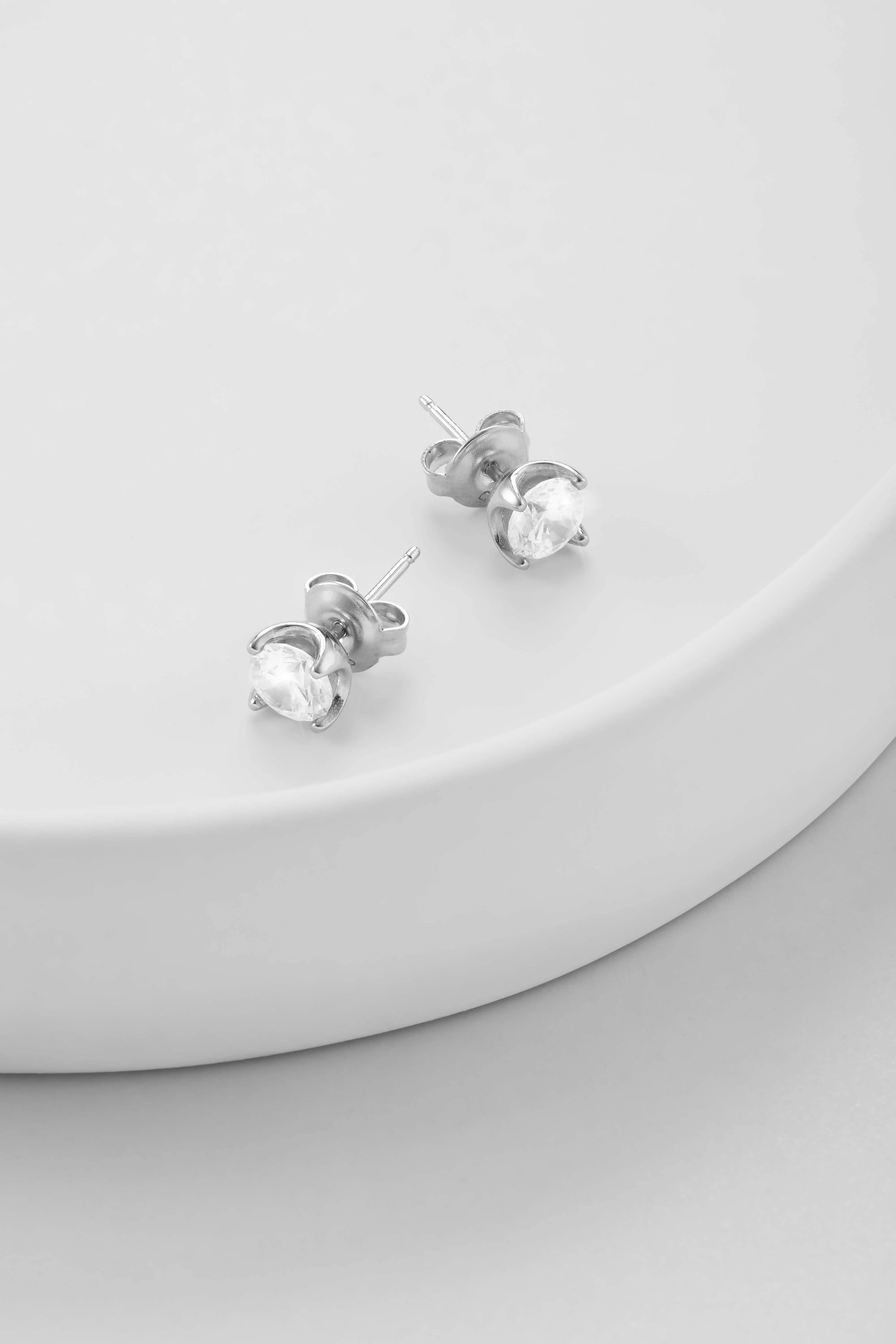 Women's Classic Stud Earrings - Silver