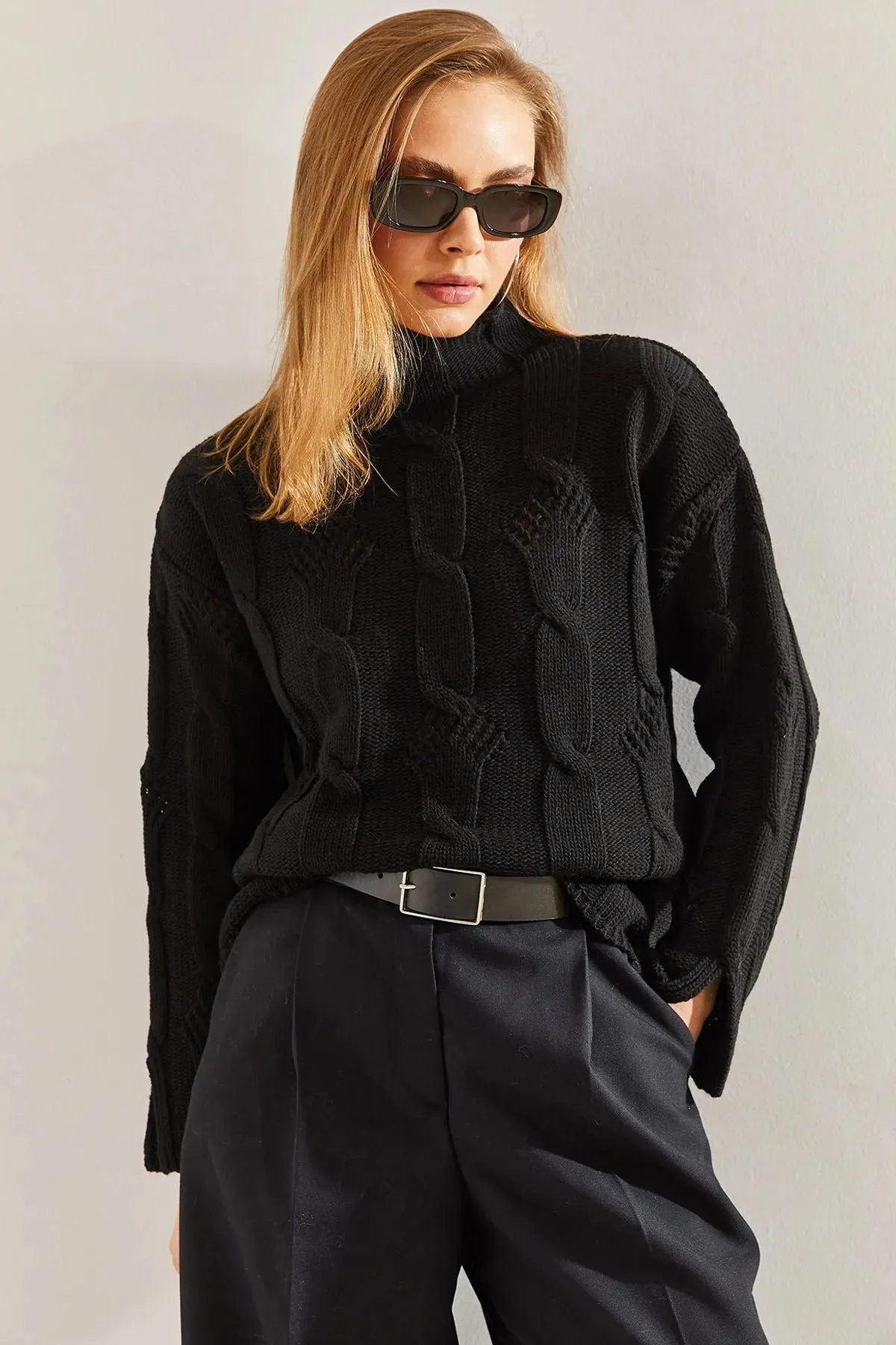 Women's Half-Turtleneck Cable Knit Sweater
