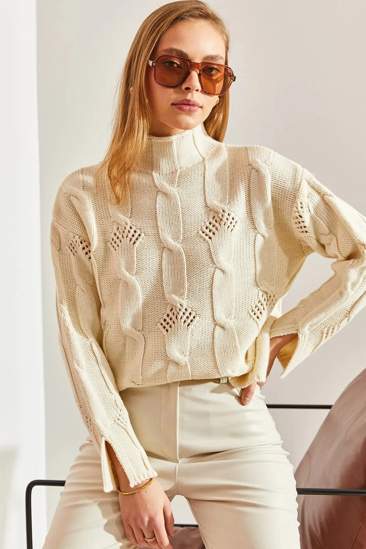 Women's Half-Turtleneck Cable Knit Sweater