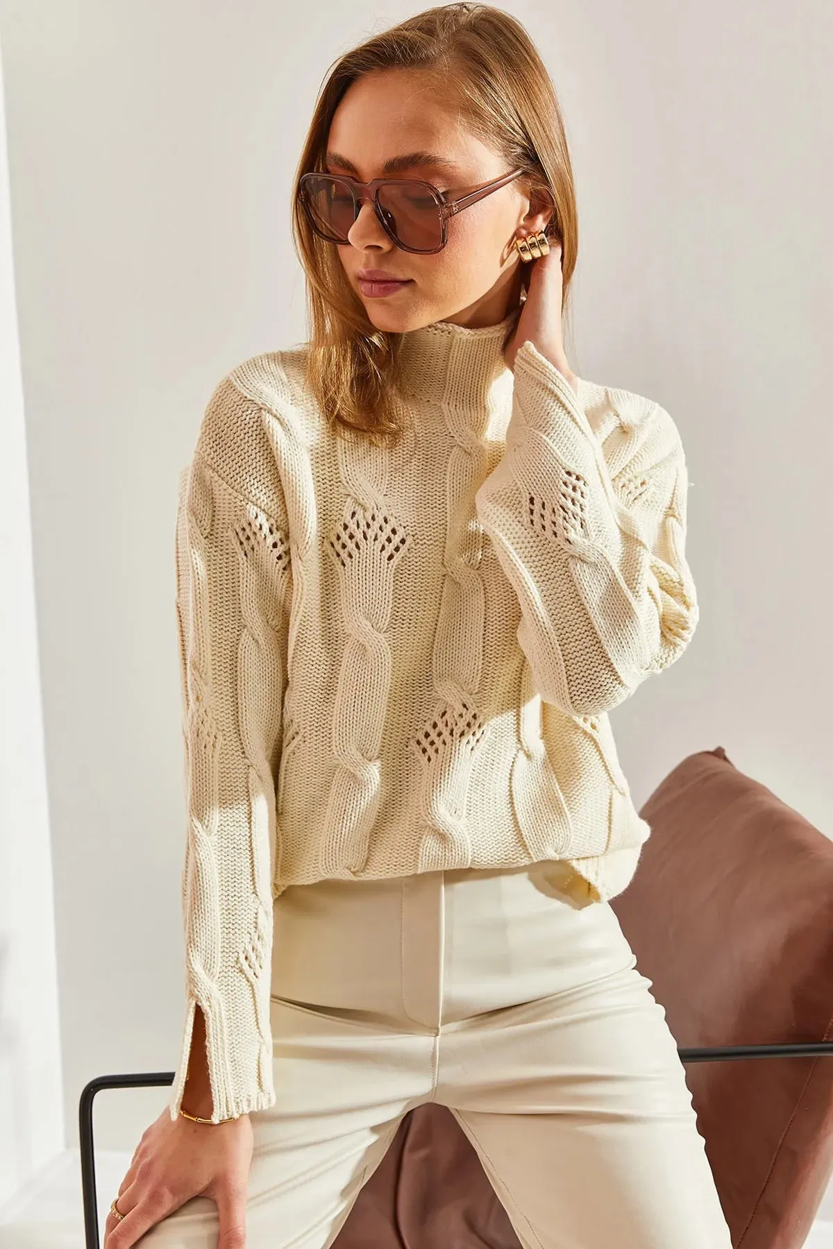 Women's Half-Turtleneck Cable Knit Sweater