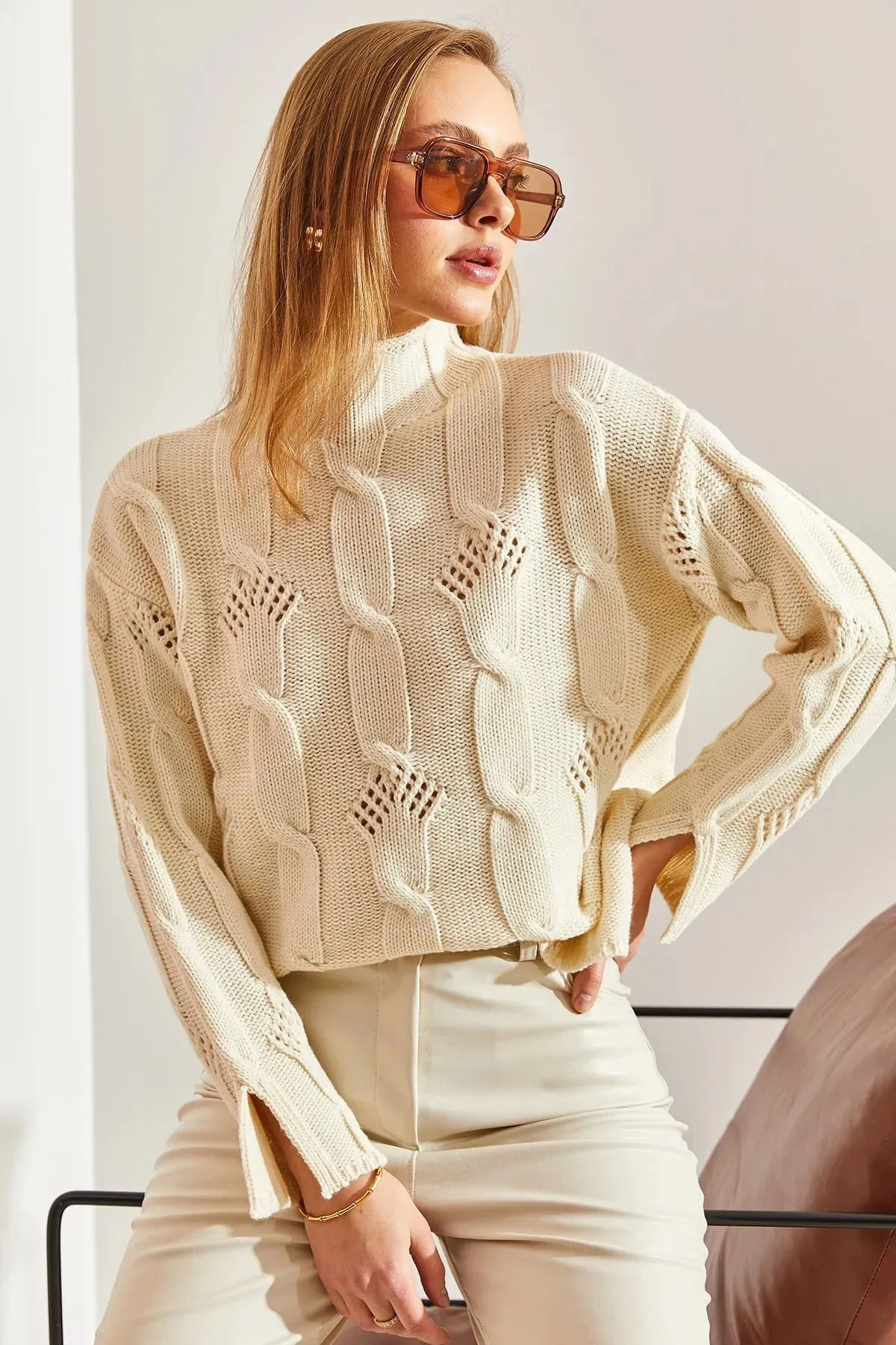 Women's Half-Turtleneck Cable Knit Sweater