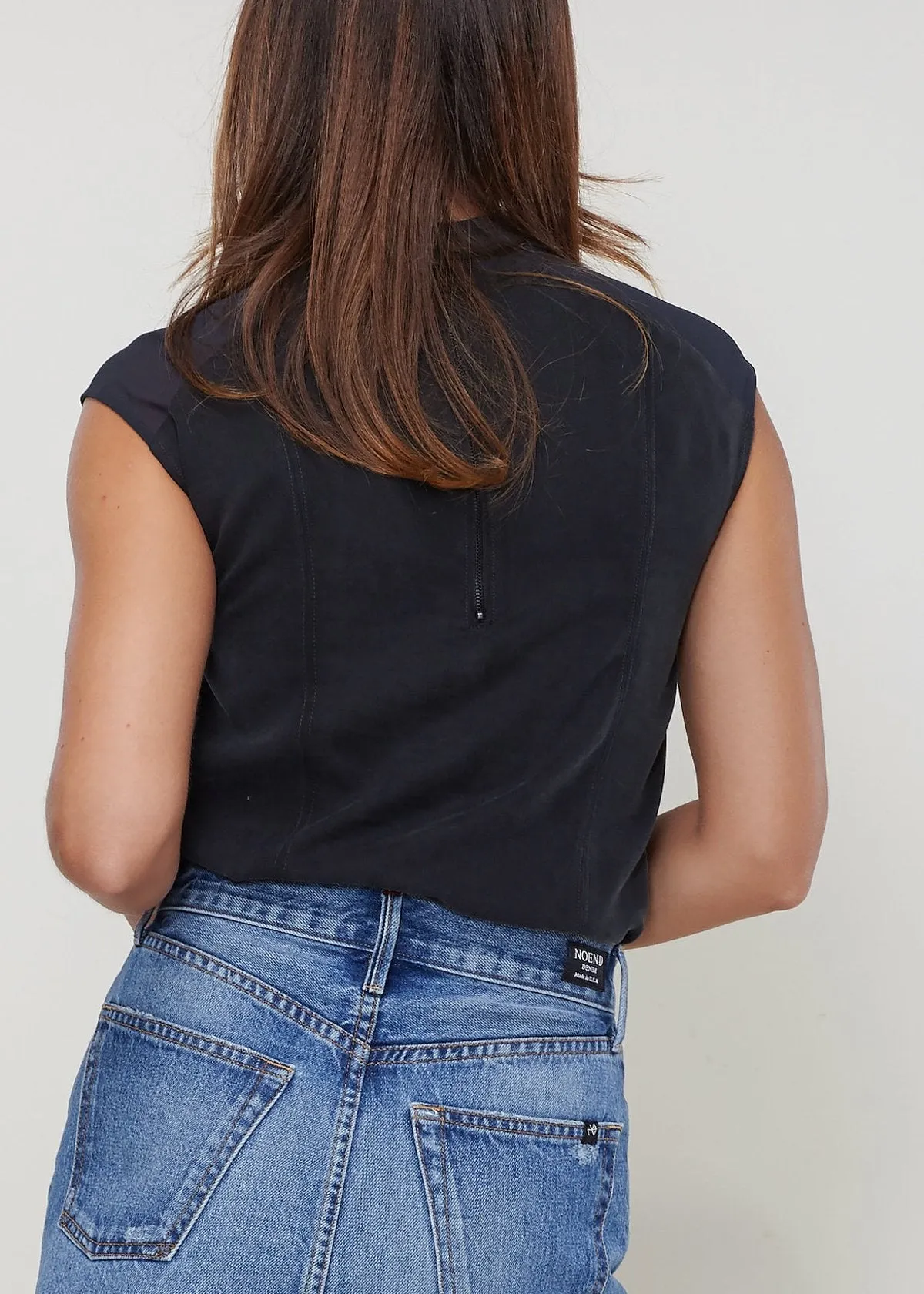 Women's High Neck Sleeveless Top In Black