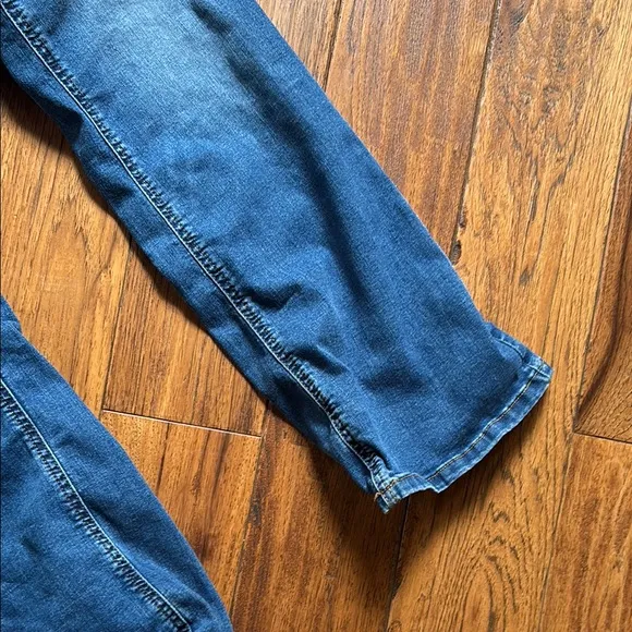 Women's LC and SIMPLY Vera Blue Jeans Bundle 👖