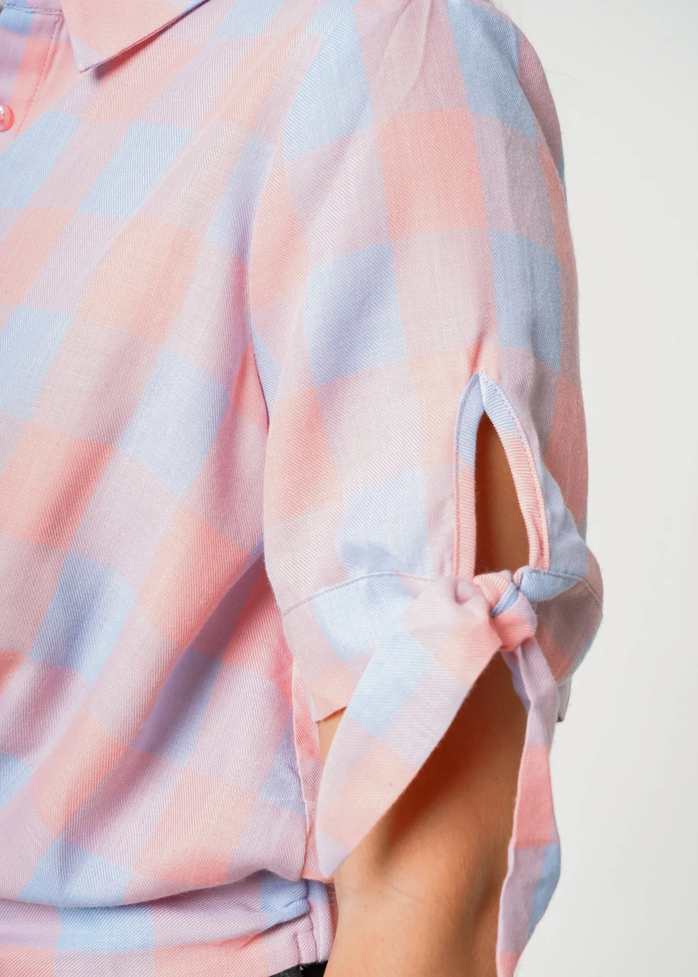 Women's Plaid Twist Hem Crop Top in Bubblegum