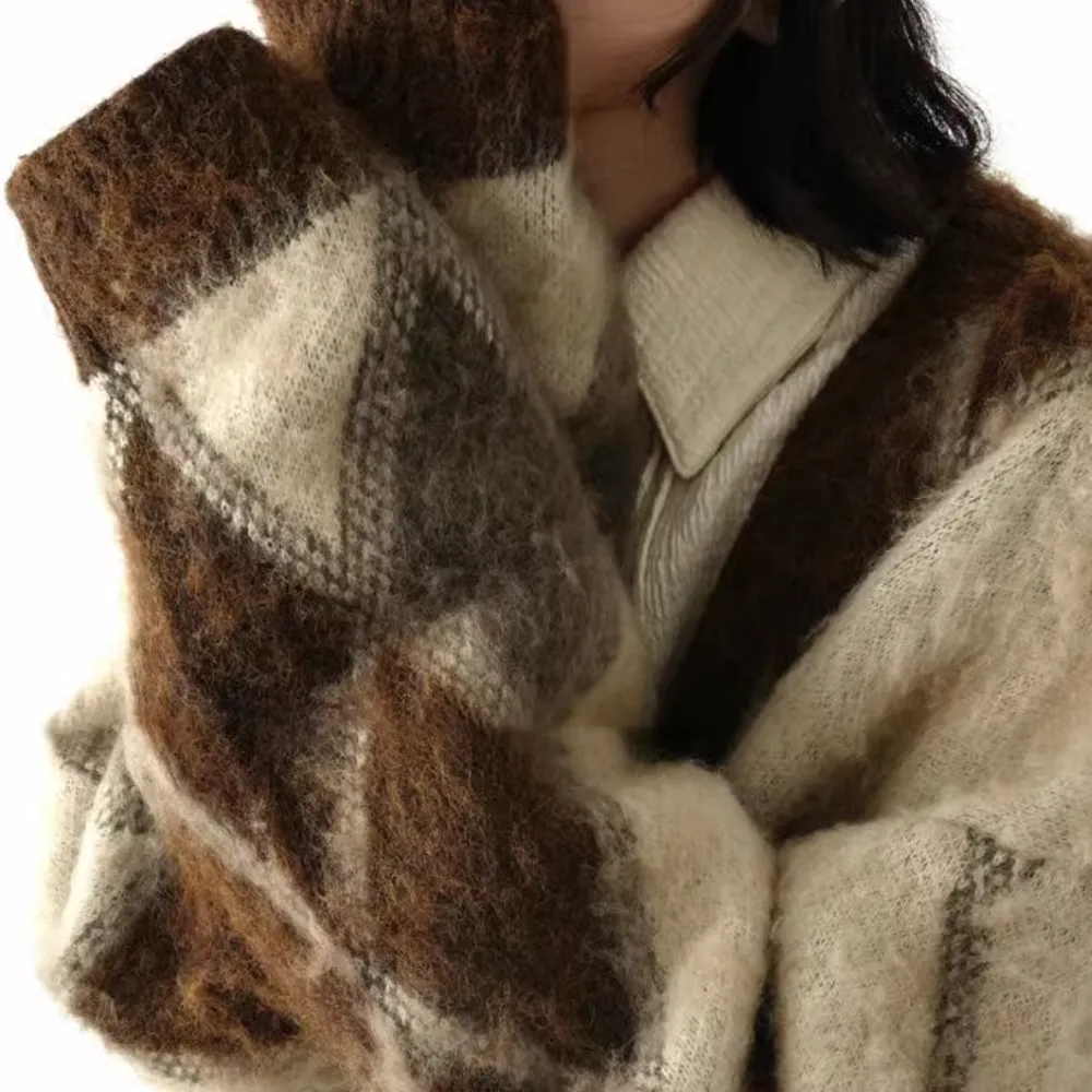 Women's Retro Seahorse Hair Contrast Knitted Cardigan