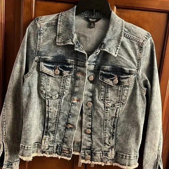 Women’s‎ Simply Vera Vera Wang Fashionable Denim Jacket