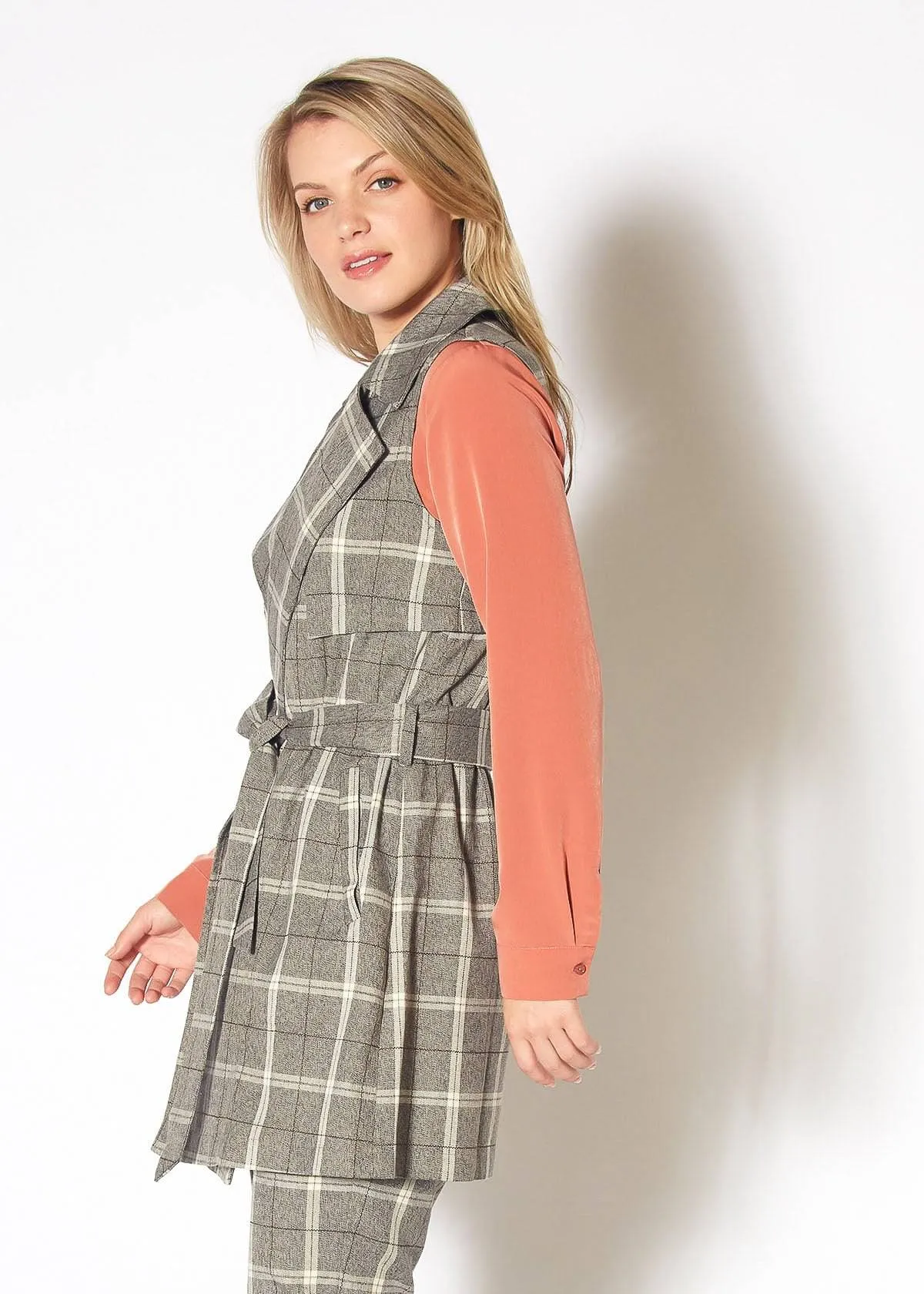 Women's Sleeveless Tie Waist Vest in Mocha Plaid